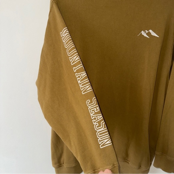 Aerie Mountain Season Golden Brown Sweatshirt Women's Medium
Mock Neck Pockets - Picture 5 of 7